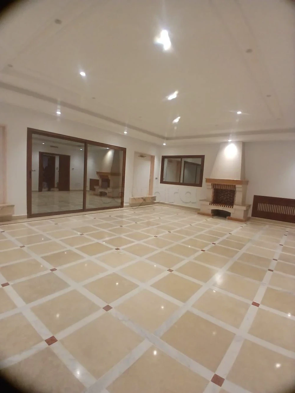 Mnihla&nbsp;Jardins d'el Menzah&nbsp;Vente&nbsp;Appart. 5 pi�ces+&nbsp;Superbe villa � jardin del menzah 2