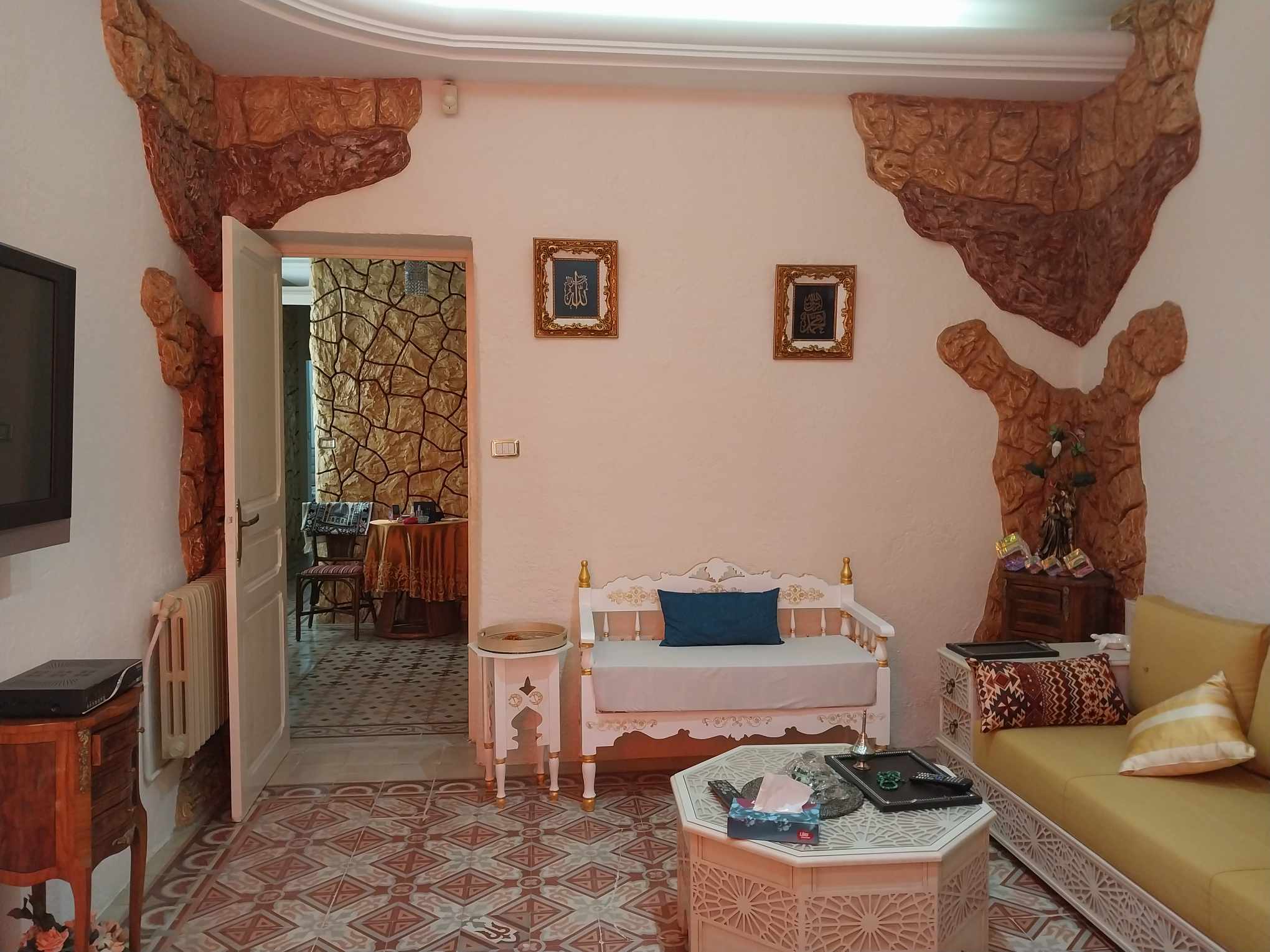 Bab Bhar&nbsp;Bab Bhar&nbsp;Vente&nbsp;Appart. 5 pi�ces+&nbsp;Appartement en bon �tat � la place de barcelone