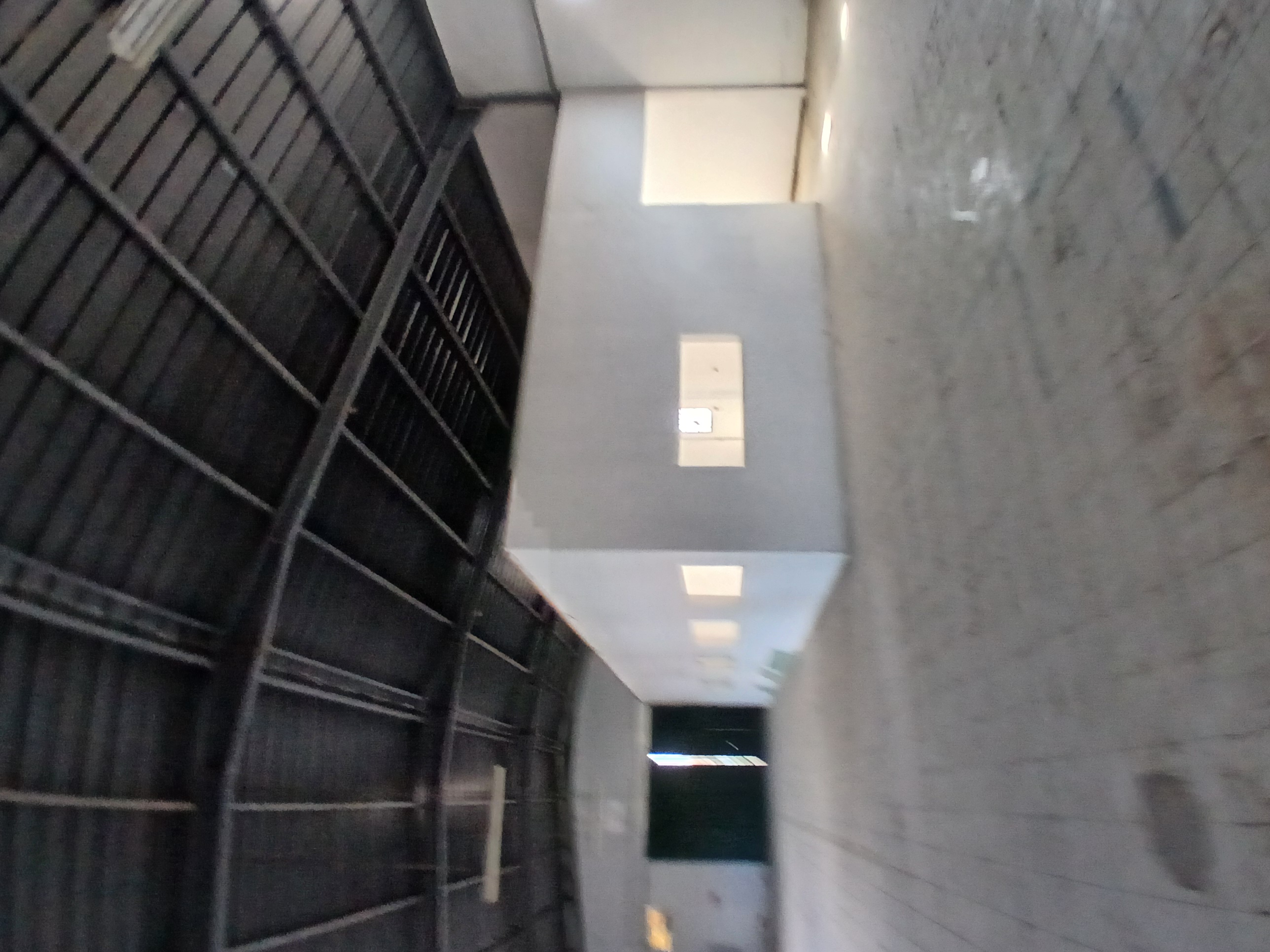 Sidi Thabet&nbsp;Sidi Thabet&nbsp;Vente&nbsp;Surfaces&nbsp;D�pot usine � sidi thabet