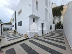 Mnihla&nbsp;Jardins d'el Menzah&nbsp;Vente&nbsp;Maisons&nbsp;Villa de 452m2 terrain a cite el faouz