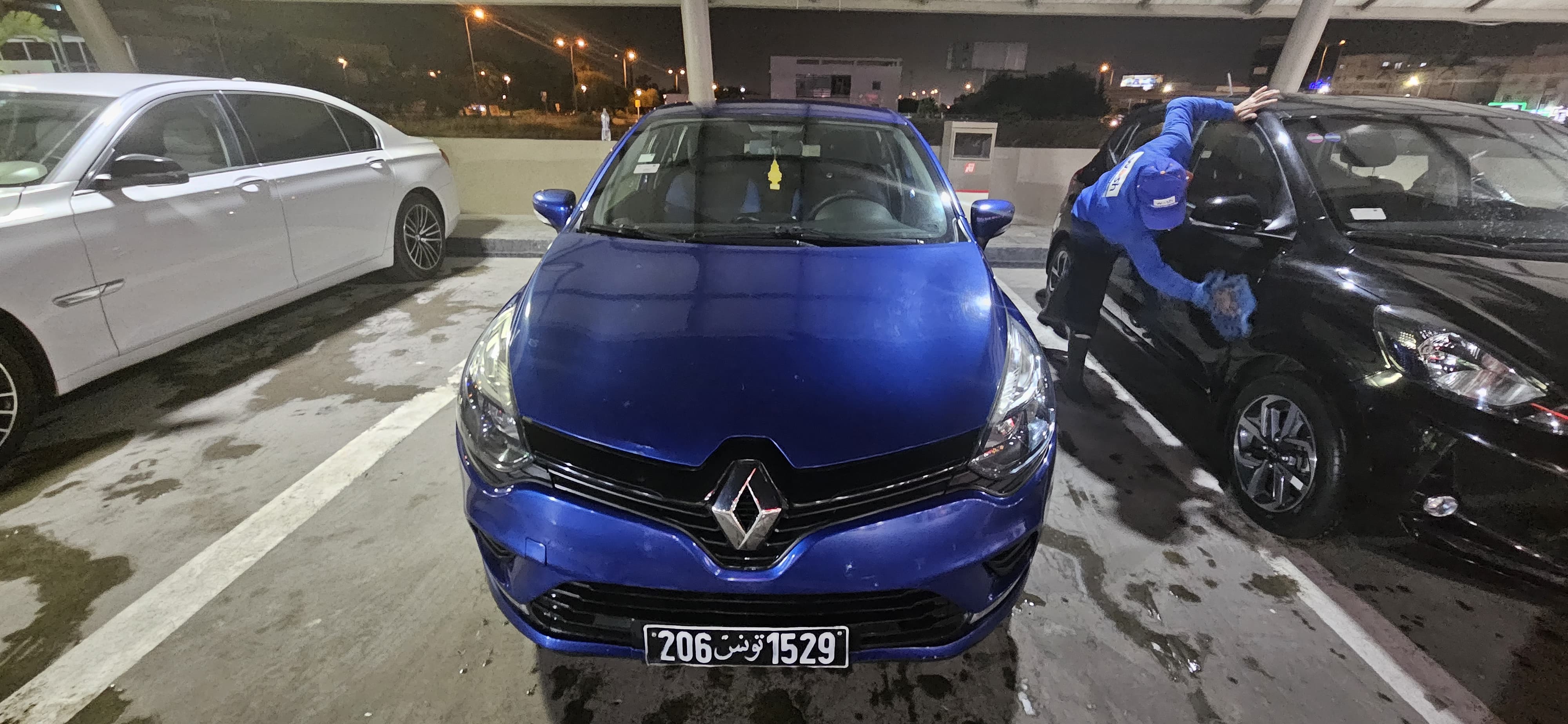 La Marsa&nbsp;Cite Aziza&nbsp;Renault&nbsp;Clio&nbsp;Clio 4 bleu