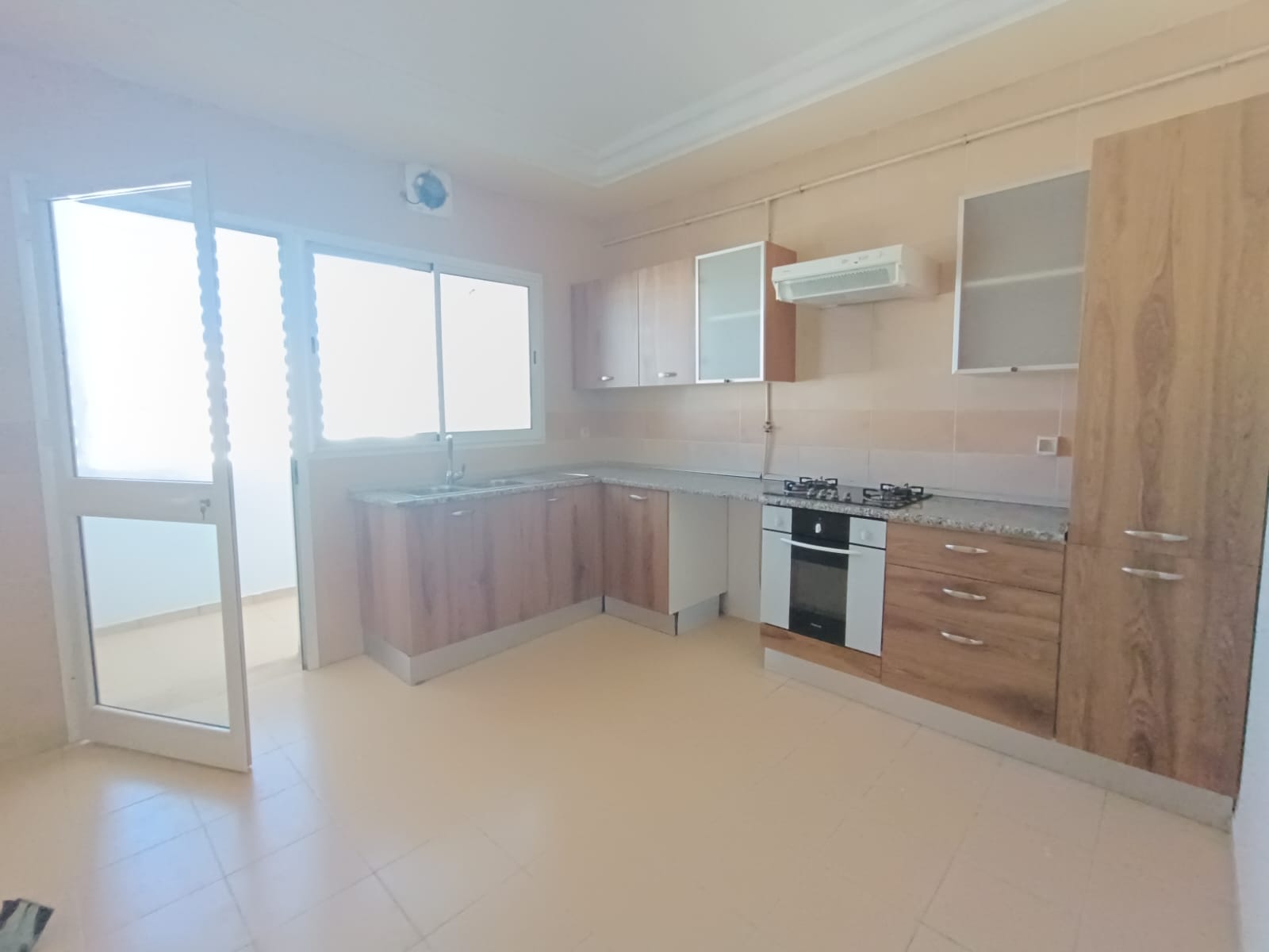 La Marsa&nbsp;Berge Du Lac&nbsp;Vente&nbsp;Appart. 4 pi�ces&nbsp;Bel appartement s3 avec ppkg ss sol