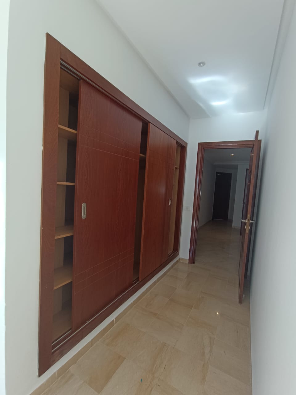 La Marsa&nbsp;Berge Du Lac&nbsp;Vente&nbsp;Appart. 4 pi�ces&nbsp;Bel appartement s3 avec ppkg ss sol