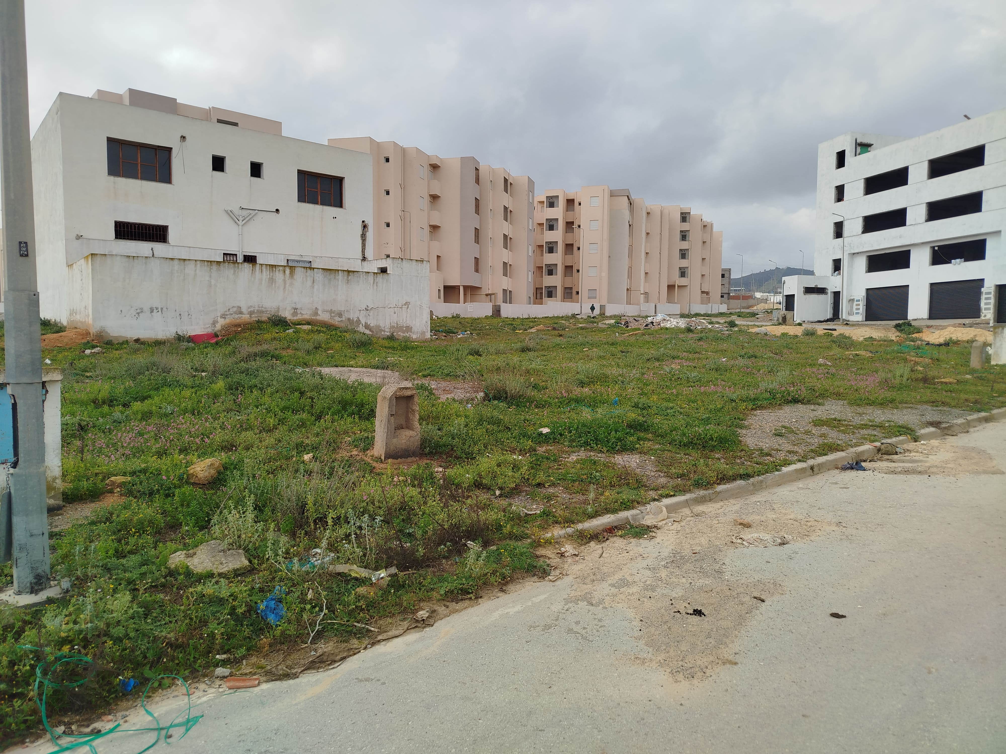 Sidi Thabet&nbsp;Cite El Bokri&nbsp;Vente&nbsp;Surfaces&nbsp;Terrain industrielle 240m2