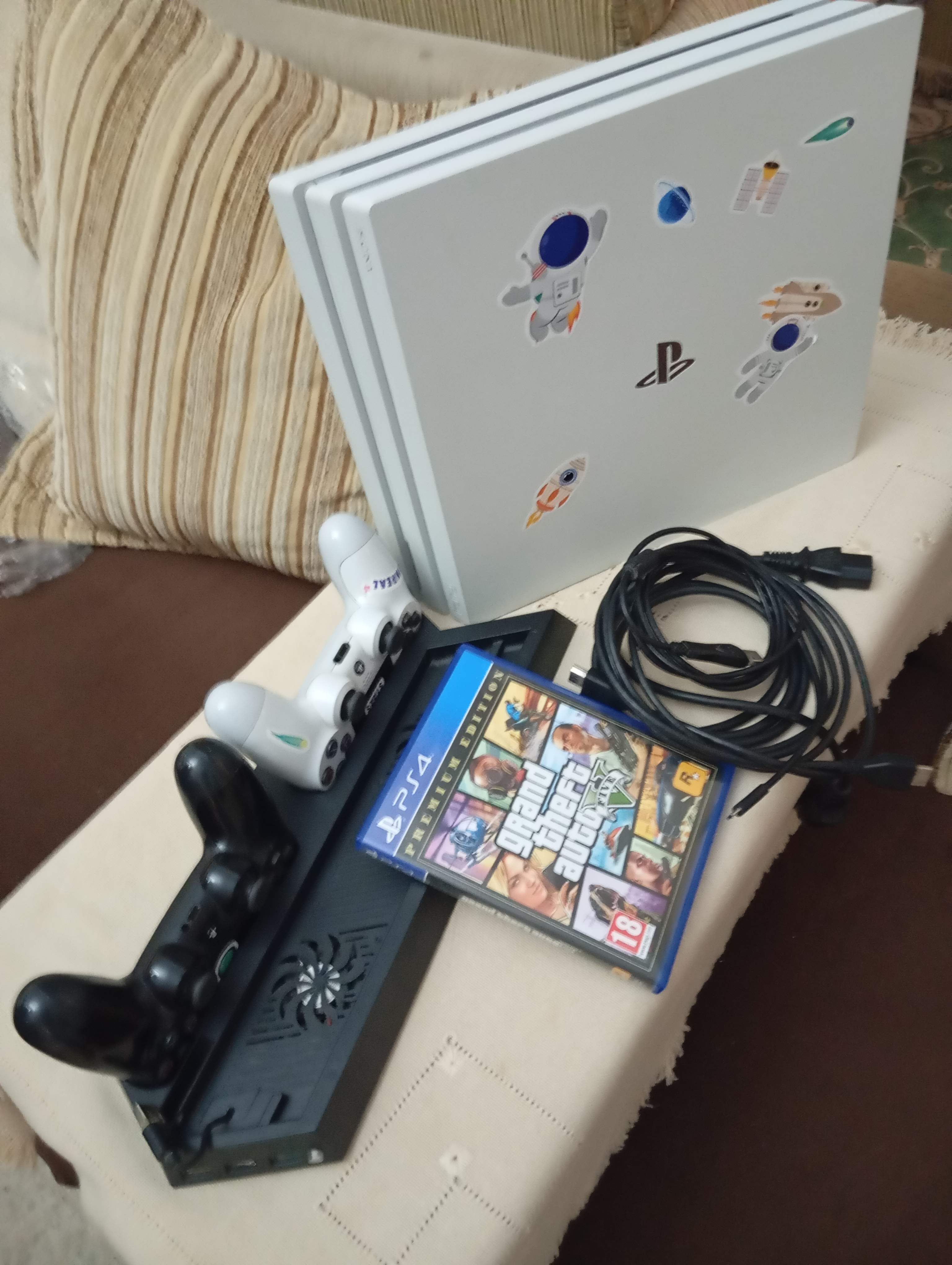 Le Bardo&nbsp;Le Bardo&nbsp;Playstation&nbsp;Autre&nbsp;Playstation 4 pro white