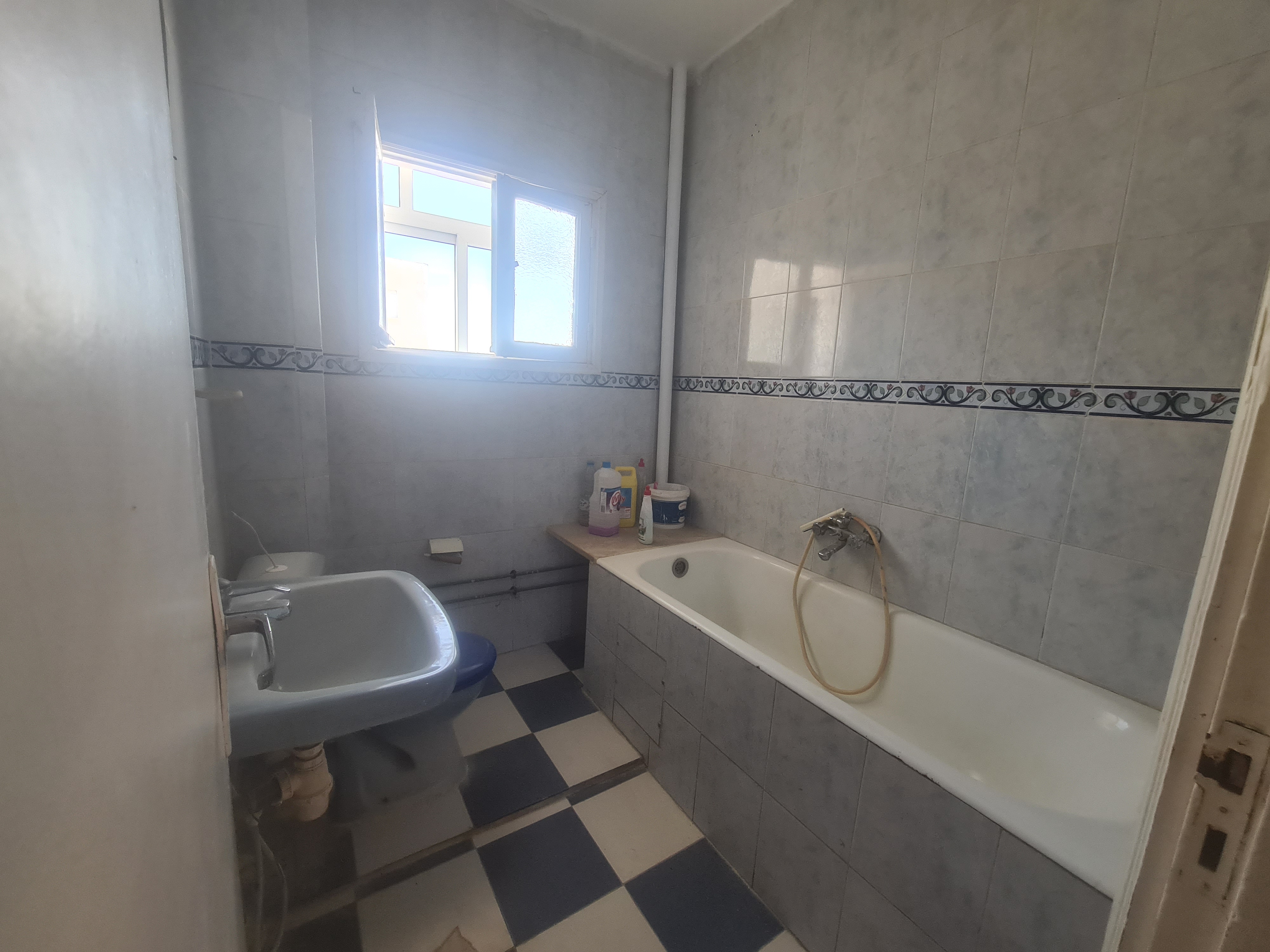 Ezzouhour (Tunis)&nbsp;Ezzouhour 4&nbsp;Vente&nbsp;Appart. 3 pi�ces&nbsp;S2 a cit� ezzouour