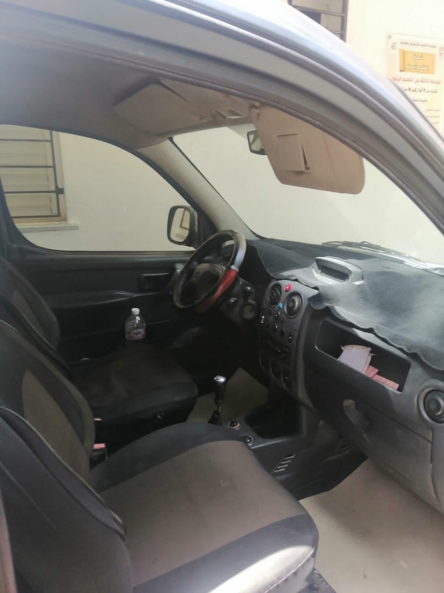 Bab Souika&nbsp;Bab El Khadra&nbsp;Citroen&nbsp;Berlingo&nbsp;Brlingo gris