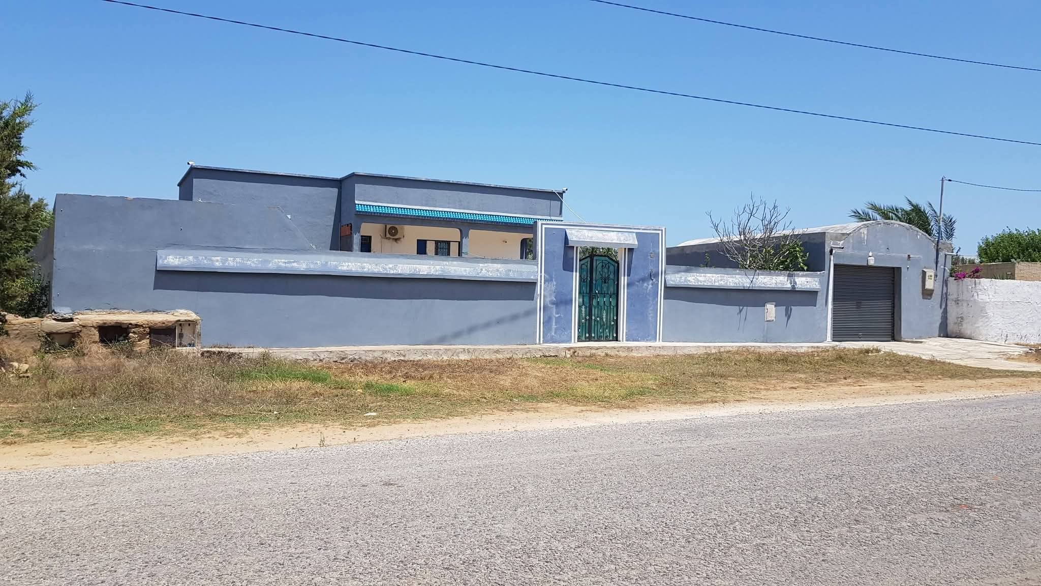 El Haouaria&nbsp;Sidi Daoud&nbsp;Vente&nbsp;Maisons&nbsp;Villa confortable ds 1000m2