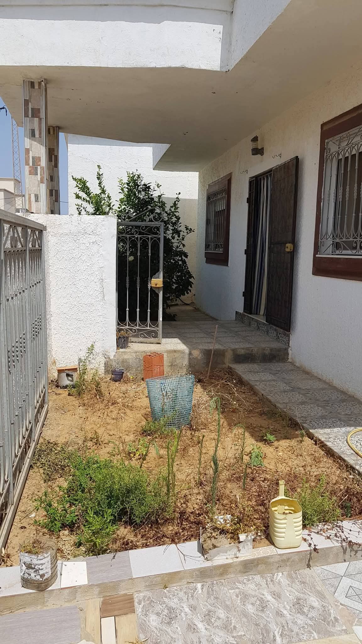 El Haouaria&nbsp;El Haouaria&nbsp;Vente&nbsp;Maisons&nbsp;Villa et studio ds 221m2 el haouaria