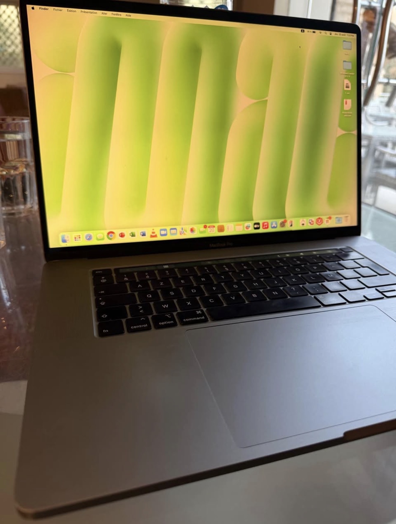 Tozeur&nbsp;Tozeur&nbsp;Apple / MacBook&nbsp;MacBook&nbsp;Macbook pro 2019 fort