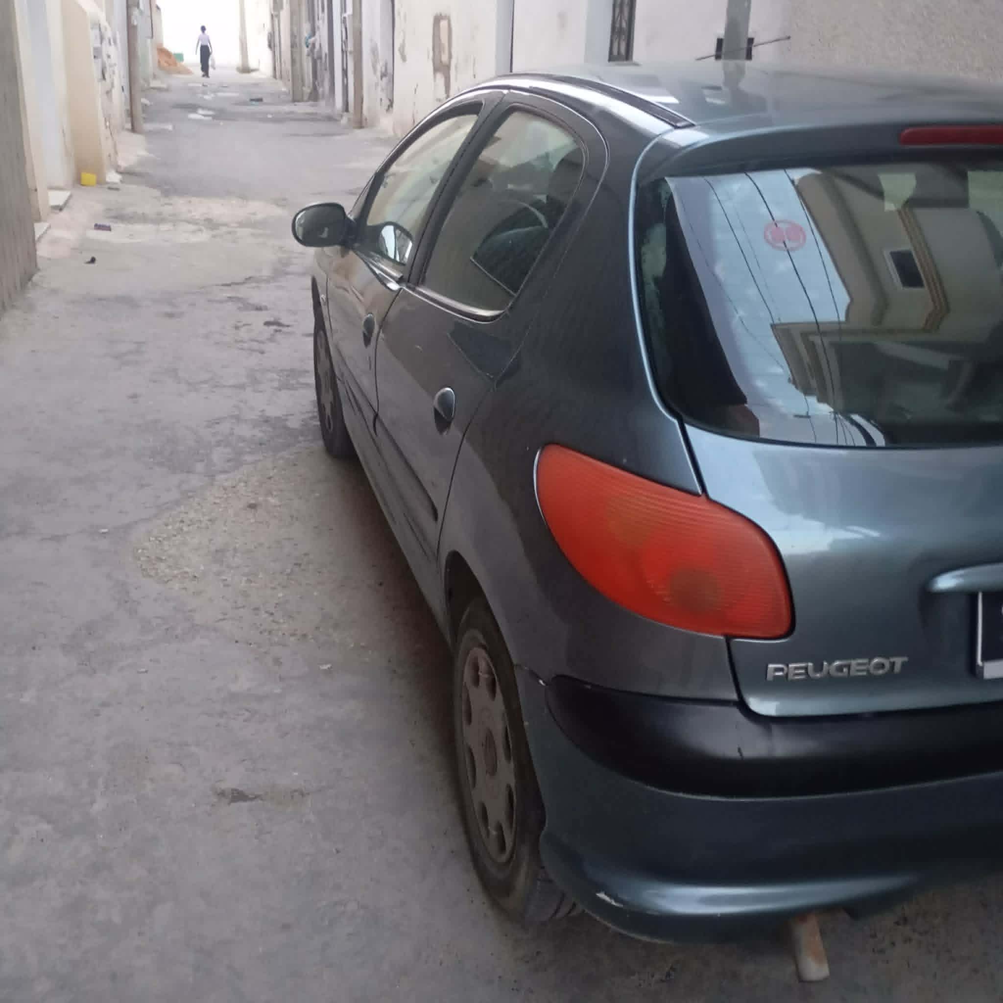 Nouvelle Medina&nbsp;Nouvelle Medina&nbsp;Peugeot&nbsp;206&nbsp;Une voiture  peugeot 206