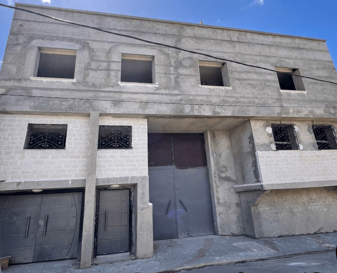 Sidi Thabet&nbsp;Sidi Thabet&nbsp;Vente&nbsp;Duplex&nbsp;Immeuble r2 et depot 200 m2 et sous sol