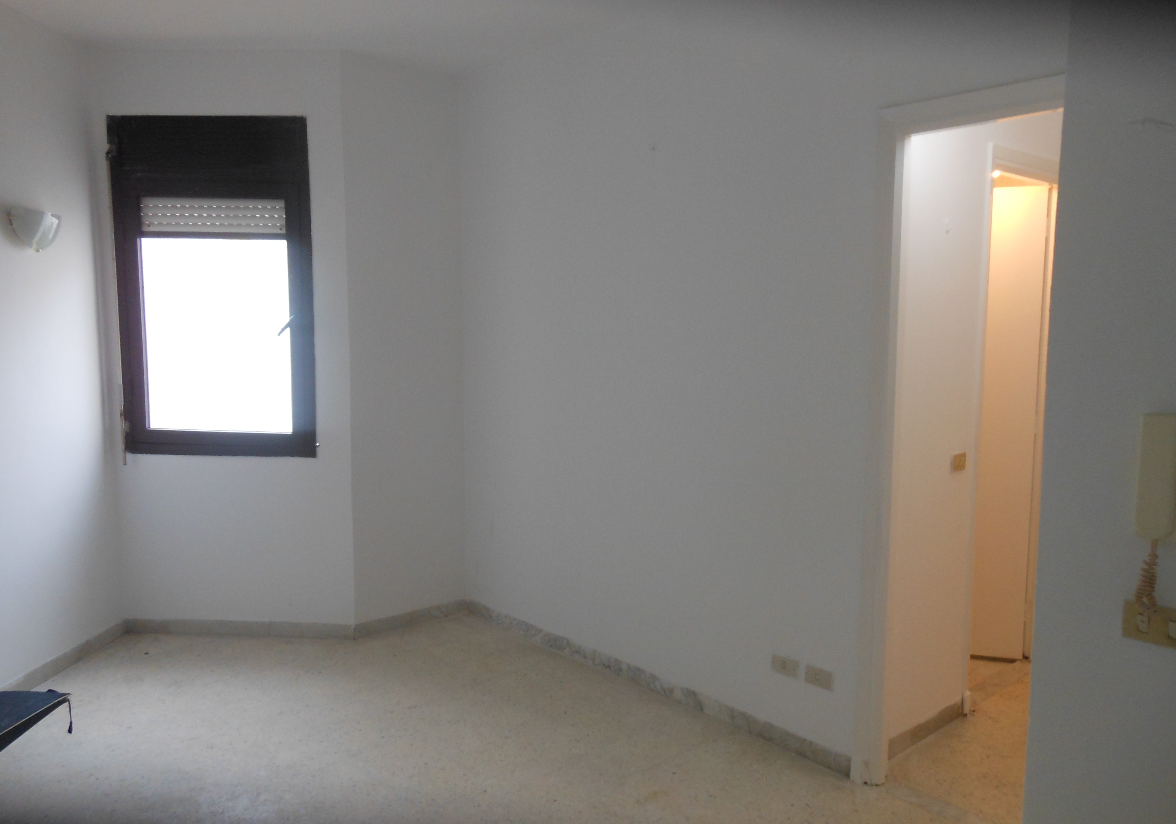El Menzah&nbsp;El Manar 1&nbsp;Vente&nbsp;Appart. 2 pi�ces&nbsp;Particulier vend appartement salon et chambre