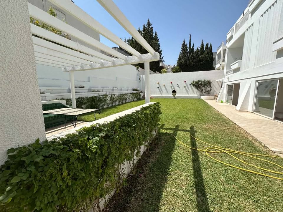 El Menzah&nbsp;El Menzah 9&nbsp;Vente&nbsp;Maisons&nbsp;Magnifique villa avec trois niveaux i � menzah 9